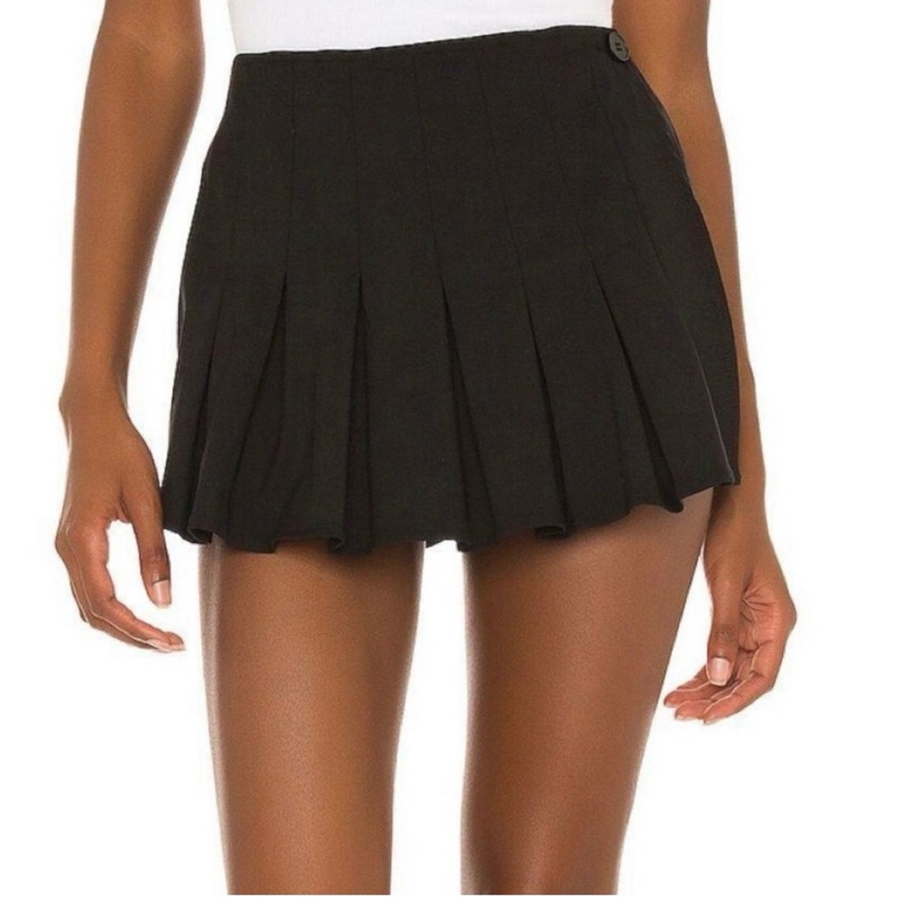 Superdown Gabrielle Pleated Mini Skort - image 1
